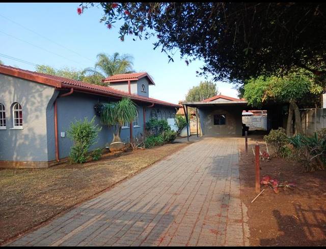 3 BEDROOM PROPERTY TO RENT IN BIRCH ACRES